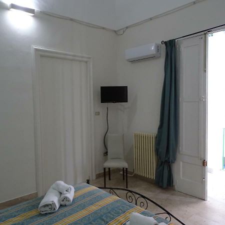 B&B New Antico Palazzo 파라비타 외부 사진